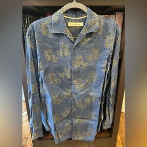 Tommy Bahama 100% Linen Camp Collar Button Down in Blue Gray Palm Print